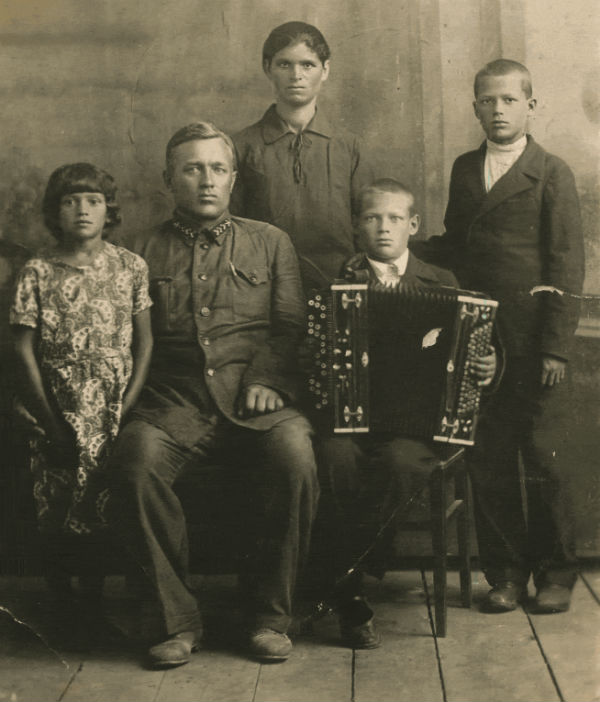 сім`я Олекси Тихого