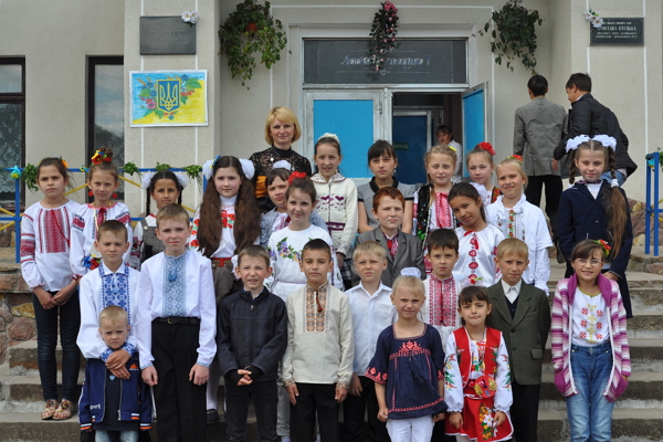 Випускний 4-Б клас школа Великий Глибочок 2015 рік